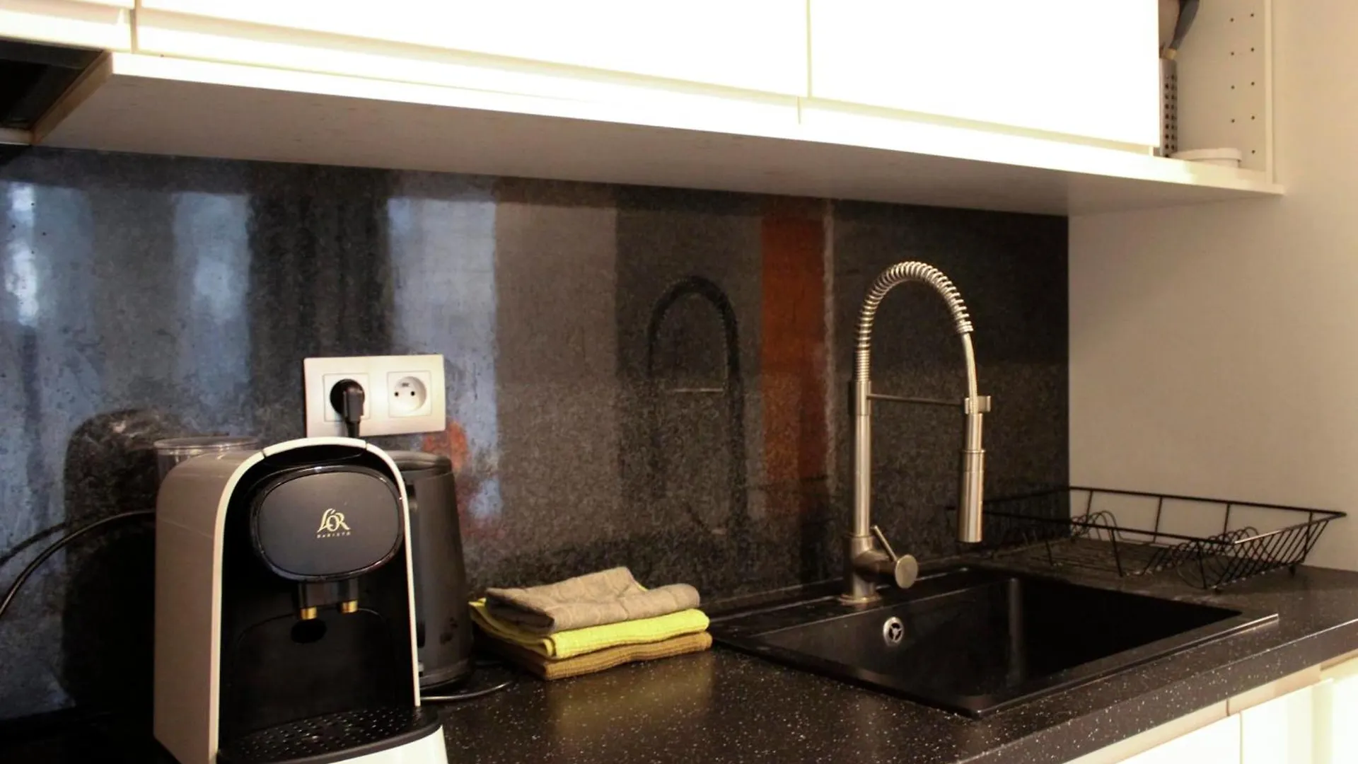 Bright Flat With Terrace Апартаменты Париж