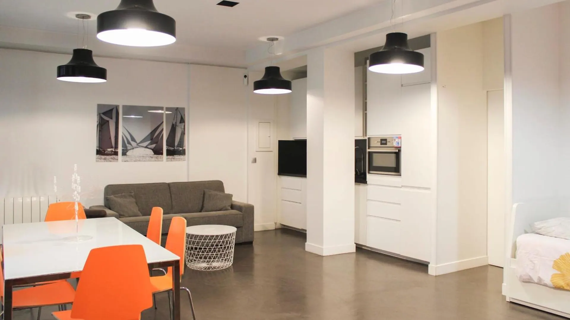 Bright Flat With Terrace *